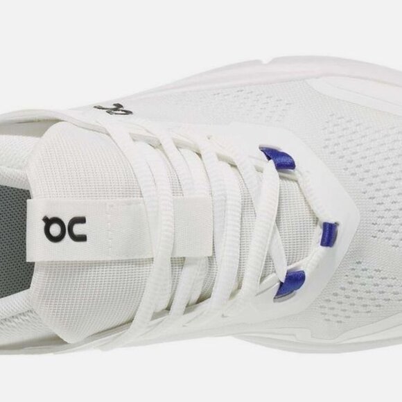 Athletic_Shoes